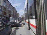 Tramvay trafikge takılmış:(