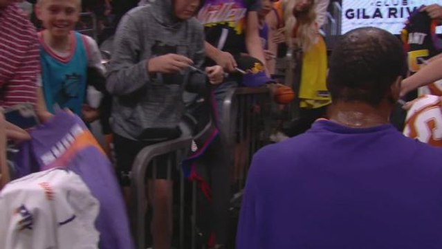 Durant makes home debut in Suns win