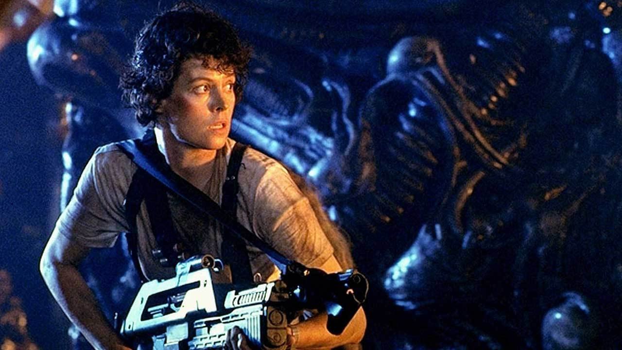 Aliens - Official Trailer - James Cameron, Sigourney Weaver, Horror (1986)