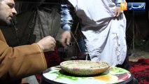 النعامة: الحاج لعرج يحول خيمة تقليدية لمقهى على الهواء الطلق لبيع الشاي