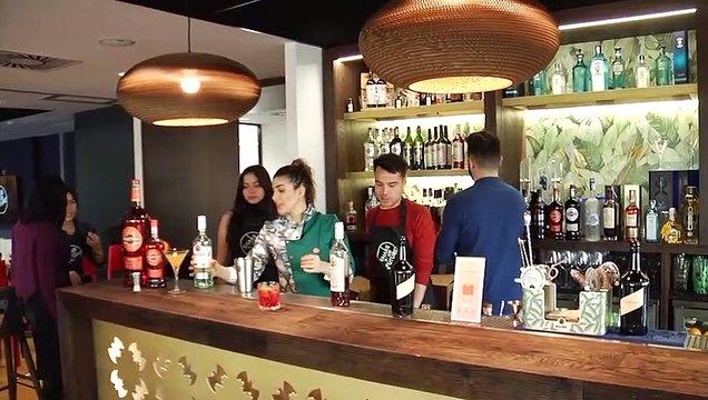 Llega a Madrid una iniciativa para formar a jóvenes desempleados en la coctelería