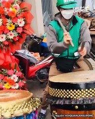 Những khoảnh khắc làm shipper chỉ vì đam mê | Điện Ảnh Net