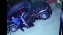 सीसीटीवी में कैद हुई चोरी की घटना, गाड़ी चालू ना होने पर चारों टायर खोलकर ले गए चोर