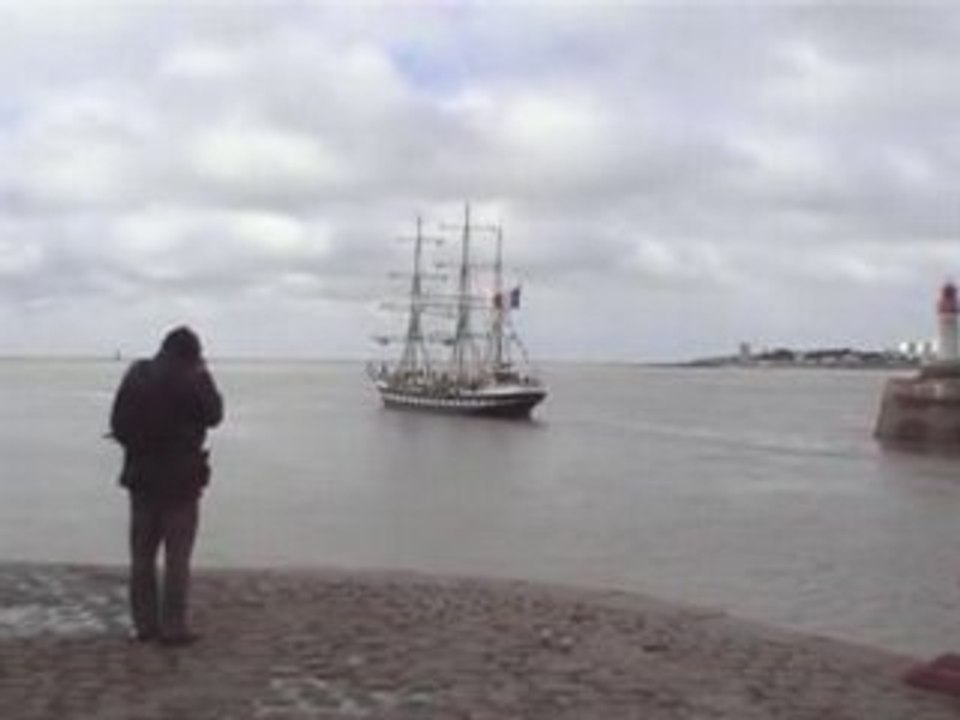 Bélem quitte le port de Saint Nazaire