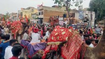 देखएं वीडियो... Jaipur Ramnavami Shobhayatra 2023: हाथी और ऊंटों के साथ निकल रही शाही शोभायात्रा, उमड़े हजारों लोग