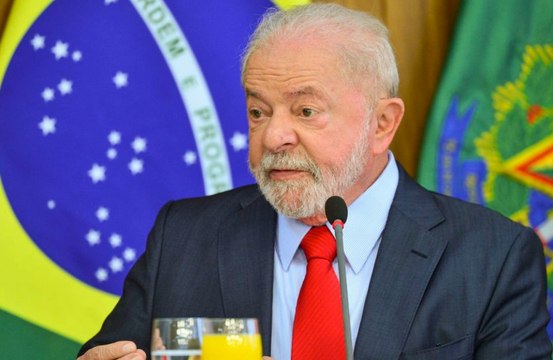 Grupo de deputados apresenta pedido de impeachment contra Lula