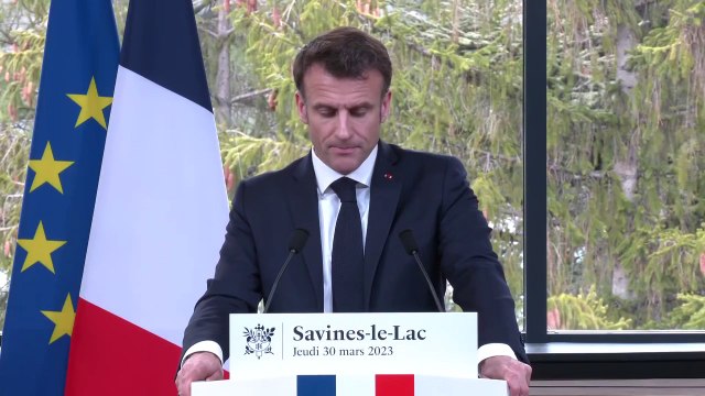 Plan eau: Emmanuel Macron annonce 30 millions d'euros pour investir avec les agriculteurs sur de nouveaux modèles d'irrigation