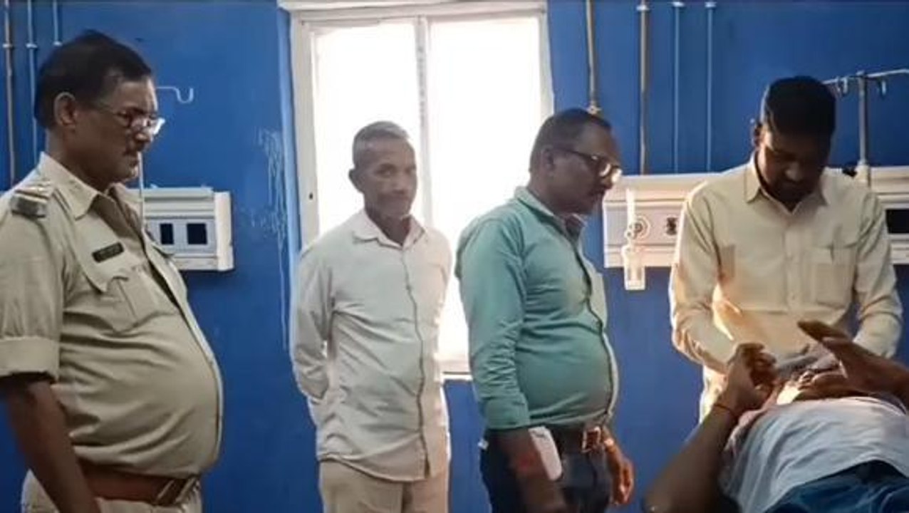 नवादा: जमीन कब्जा का विरोध करने पर एक युवक को दबंगों ने बेरहमी से पिटा, इलाज जारी