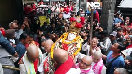شاهد: الاحتفال بمهرجان "الإله الأبيض" في نيبال