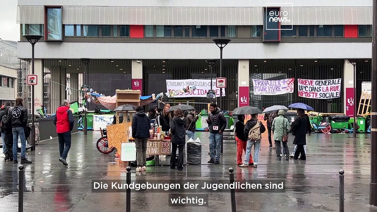 Frankreichs Jugend bleibt auf den Barrikaden: 'Es ist alles ein Fake'