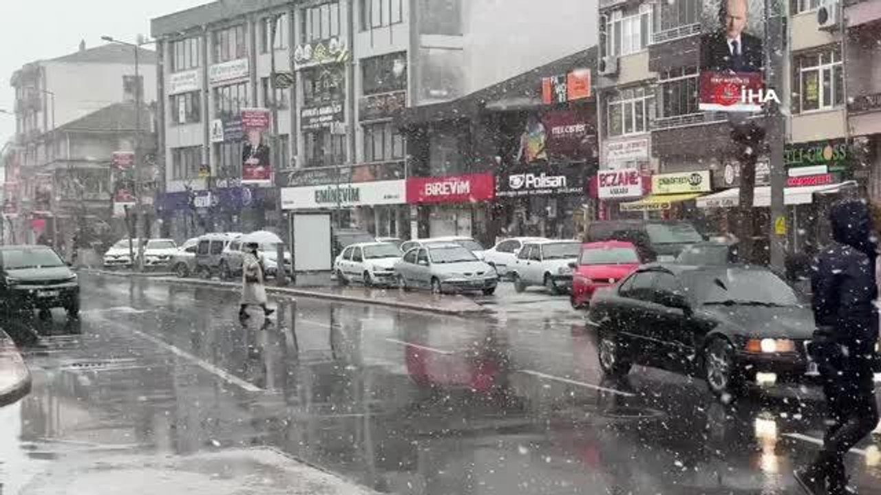 Düzce'de kar kalınlığı 30 santimetreye ulaştı