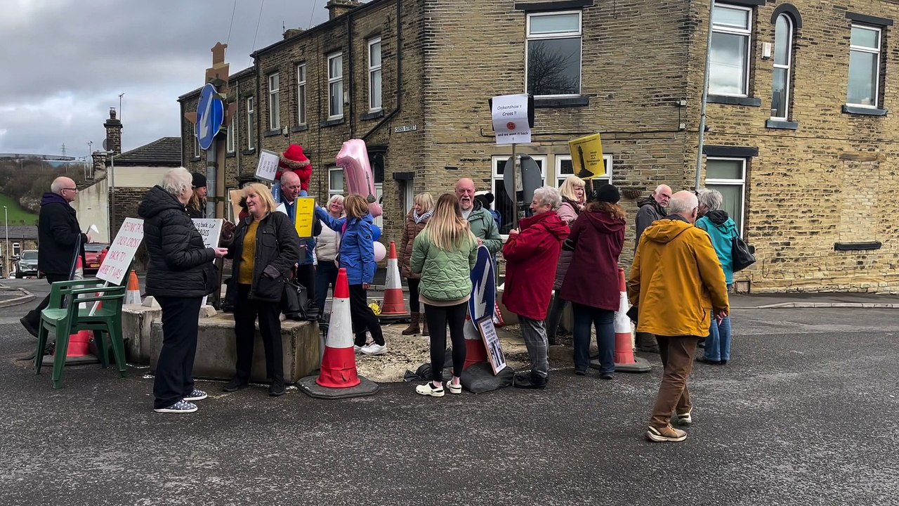 Oakenshaw Cross protest