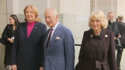 Re Carlo parla al Bundestag, tra Ucraina e applausi dei deputati