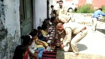 Meerut News : थाने मे किया कन्या पूजन, महिला पुलिसकर्मियों ने बनाया भोजन, देखें वीडियो