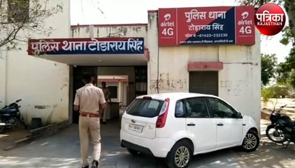 पेड़ पर झुलता मिला युवक का शव