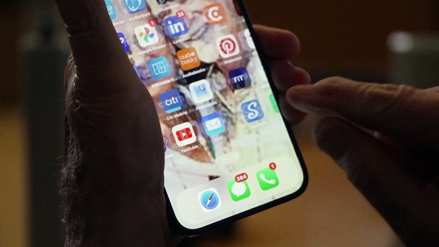 'Pai do celular' afirma: o problema é que olhamos demais para eles