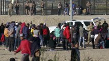Unos mil migrantes cruzaron de México a EEUU luego de tragedia en Ciudad Juárez