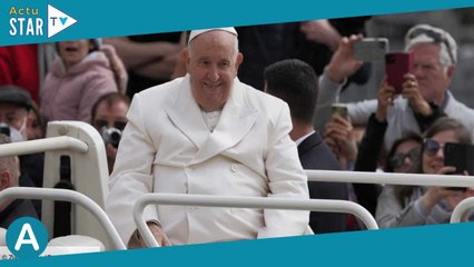 Le pape François hospitalisé « quelques jours » en raison d'une infection respiratoire (ZAPTV)