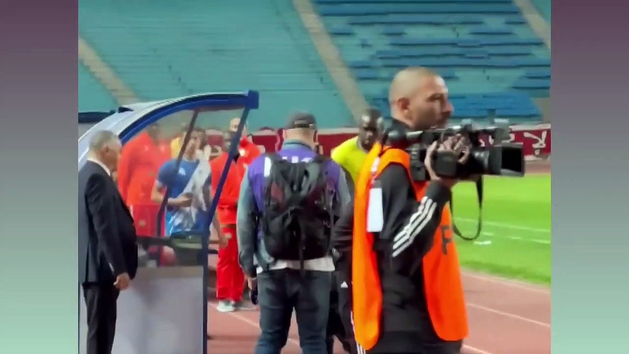 Belmadi crie sur l'arbitre après le match Niger-Algérie