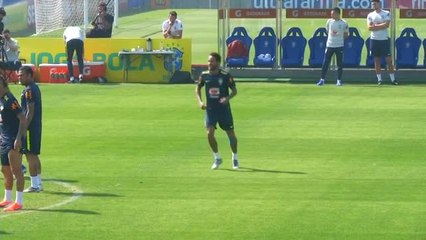 Neymar pierde un millón de euros jugando al póker online y se lo toma a risa