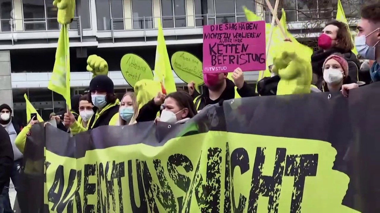 Arm trotz Arbeit - Die Krise der Mittelschicht | Doku HD