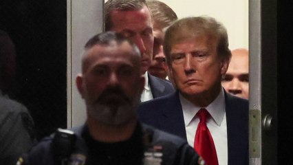 صور لدخول ترمب وتواجده داخل المحكمة في مانهاتن
