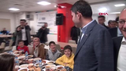 BAKAN KURUM, DEPREMZEDELERLE İFTAR YAPTI