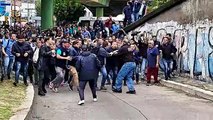 Los 8 golpes que reicibó Sergio Berni en la protesta por el colectivero asesinado