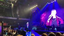 Firenze, Eros Ramazzotti ricorda Niccol? Ciatti al concerto