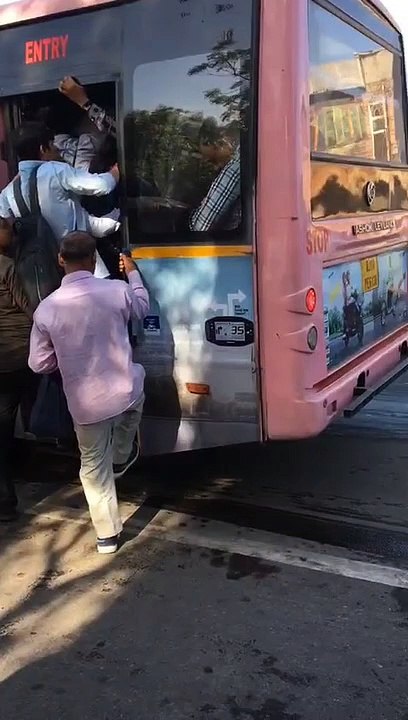 जेसीटीएसएल की 100 लो-फ्लोर व मिडी बसें हुई कम, अब चल रही केवल 200 ही बसें