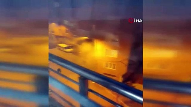 Tarihi ev alev topuna döndü, sokağa dökülen mahalleli isyan etti