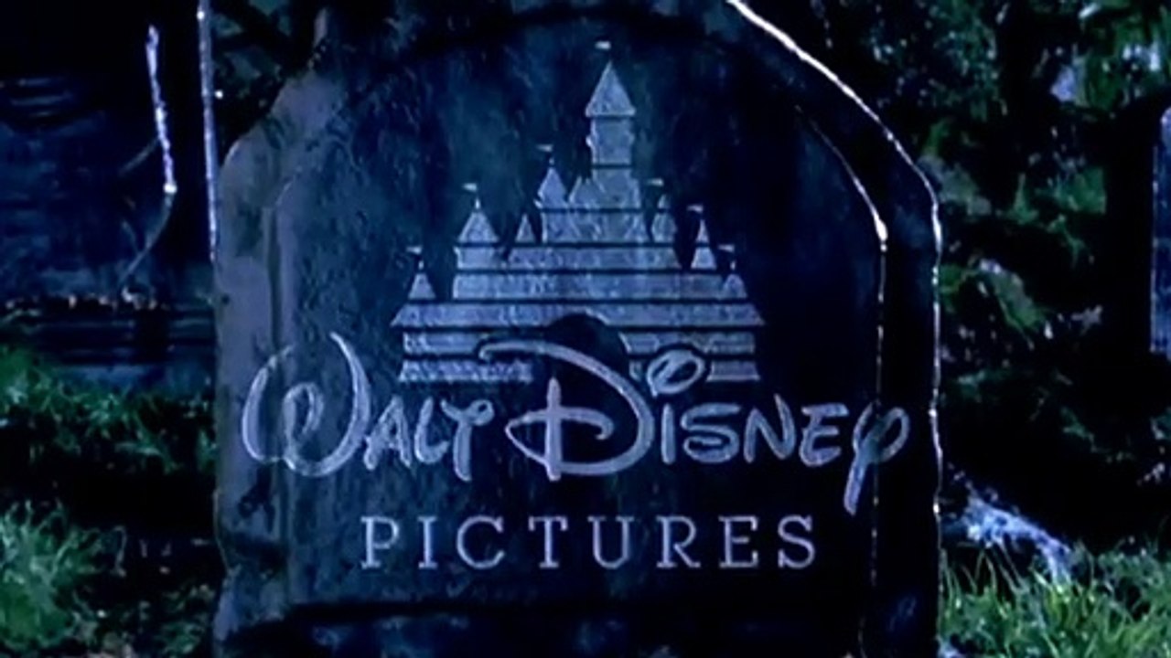 Le Manoir hanté et les 999 Fantômes Bande-annonce (EN)