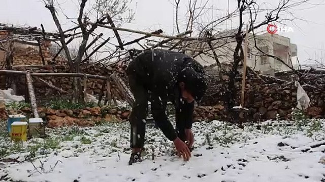 Diyarbakır’da etkili olan kar yağışı çiftçiyi hem sevindirdi hem de korkuttu