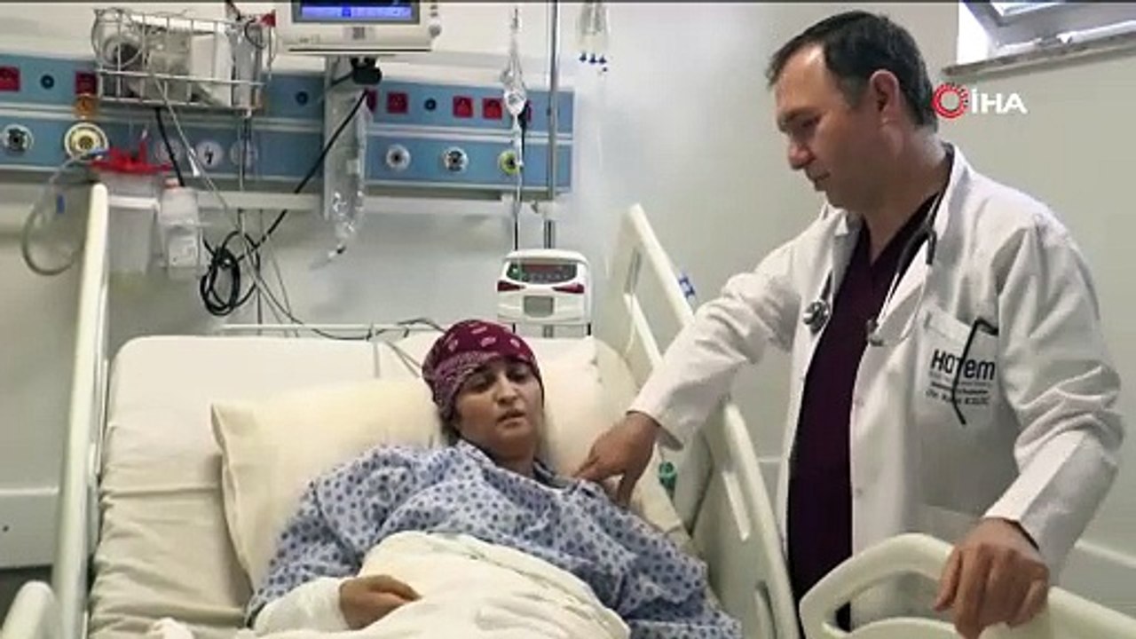 Enkazdan çıkartılan depremzede 54 günlük yaşam mücadelesini kazandı