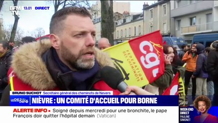 Descargar video: Retraites: des manifestants se rassemblent à Nevers lors du déplacement d'Élisabeth Borne