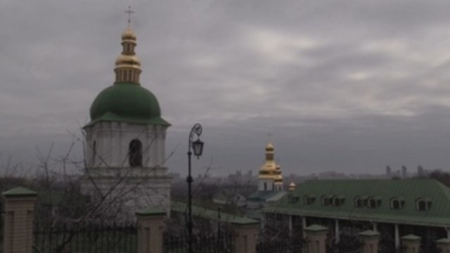 Monjes “prorrusos” vuelven a negar al Gobierno acceso a su monasterio en Kiev