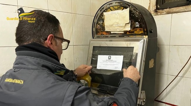 Slot e scommesse clandestine: raffica di controlli e sanzioni nel Napoletano (31.03.23)