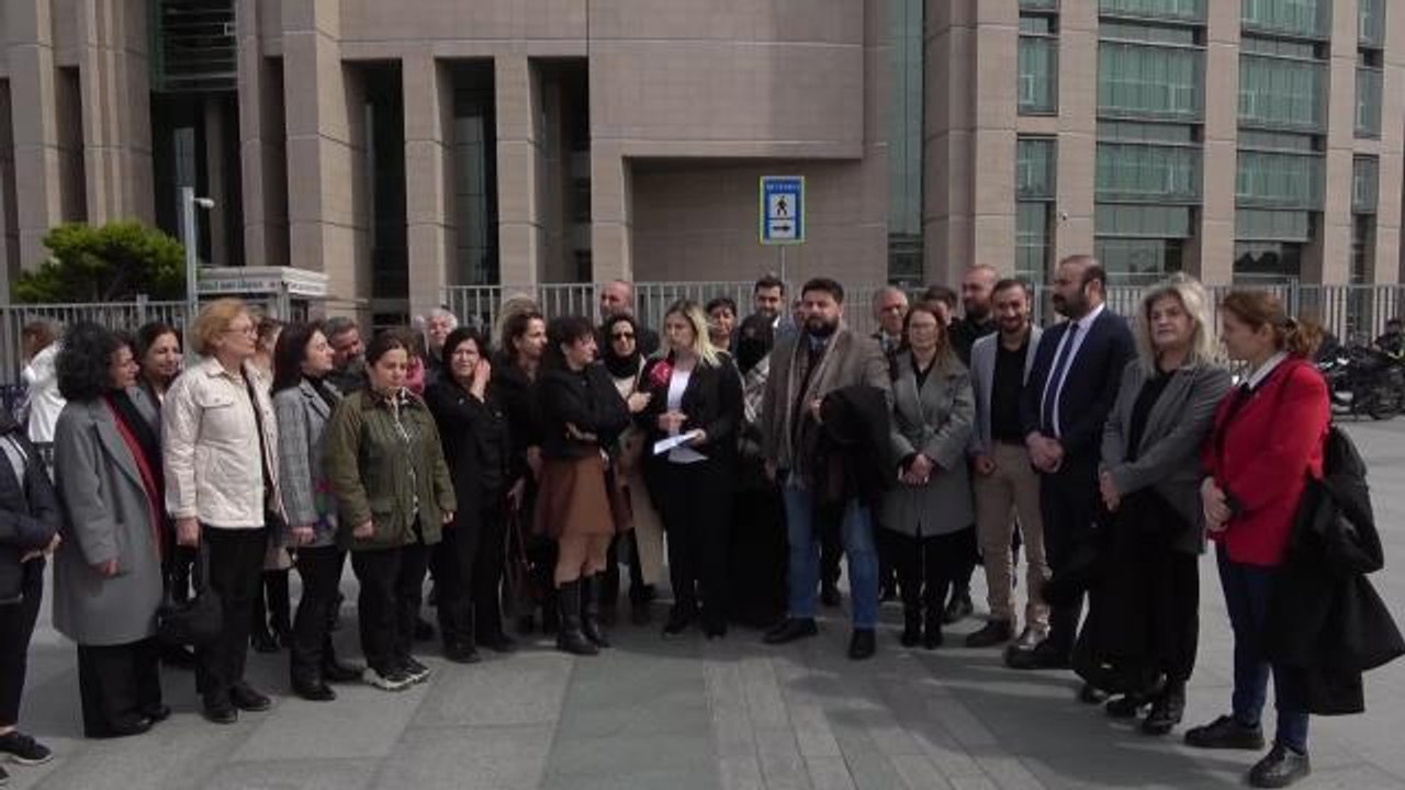 CHP İstanbul Teşkilatı Öneticileri, "Kafalarını Keseriz" Diyen Kişi Hakkında Suç Duyurusunda Bulundu