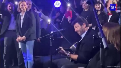 Le chanteur français Patrick Bruel a rencontré 300 enfants à l’Athénée royal de Koekelberg