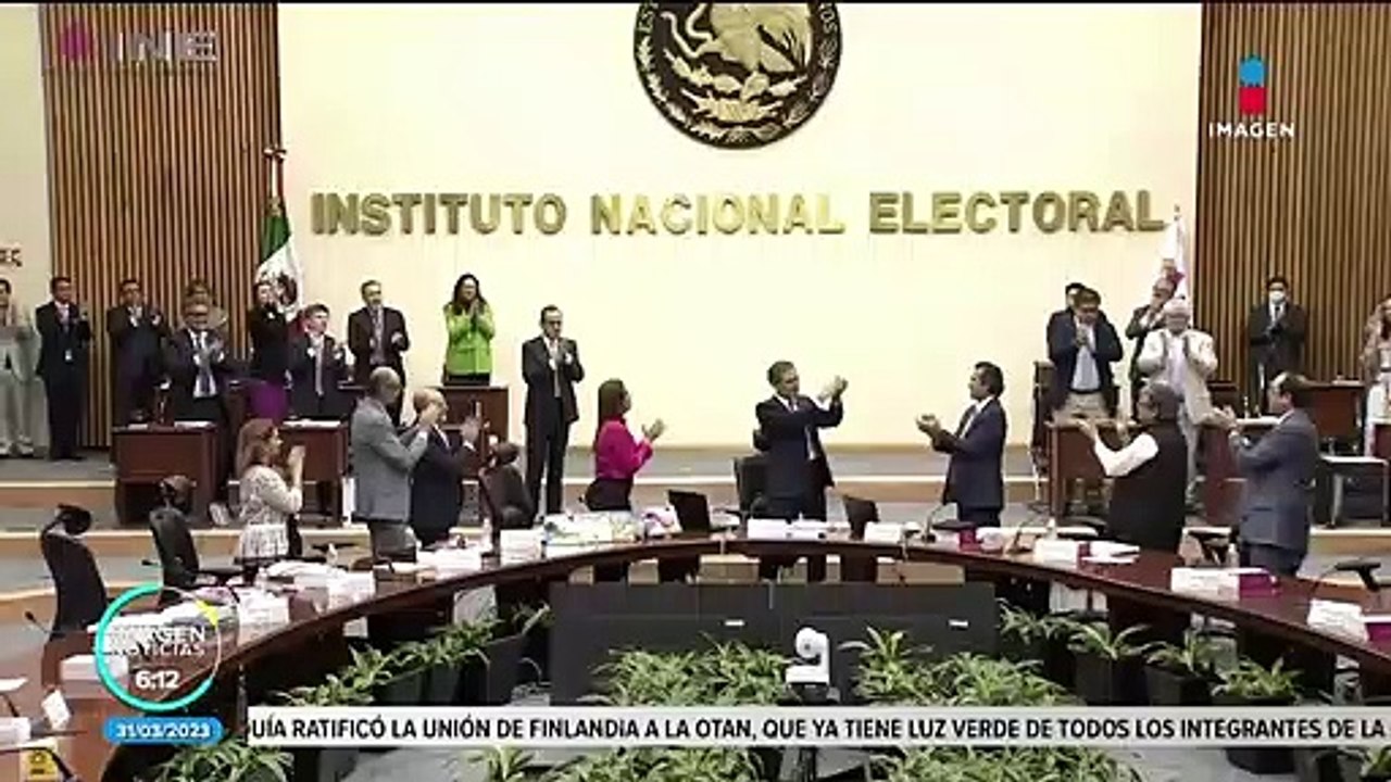 INAI ordena a la UNAM publicar tesis y título de López Obrador