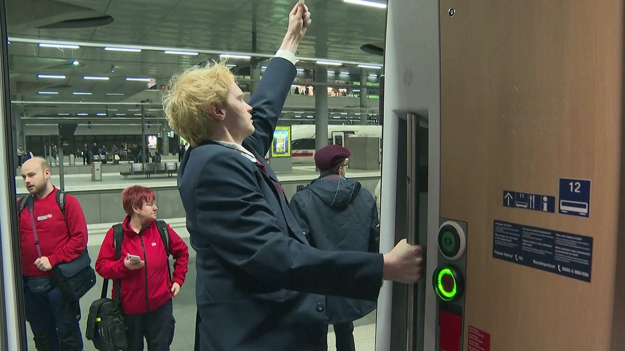 Im Zug mit König Charles III. nach Hamburg