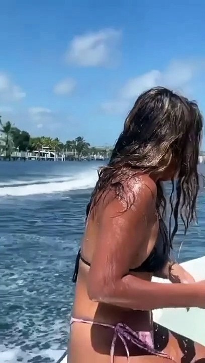 Il fait l'abruti avec son jetski et se fait punir par le Karma