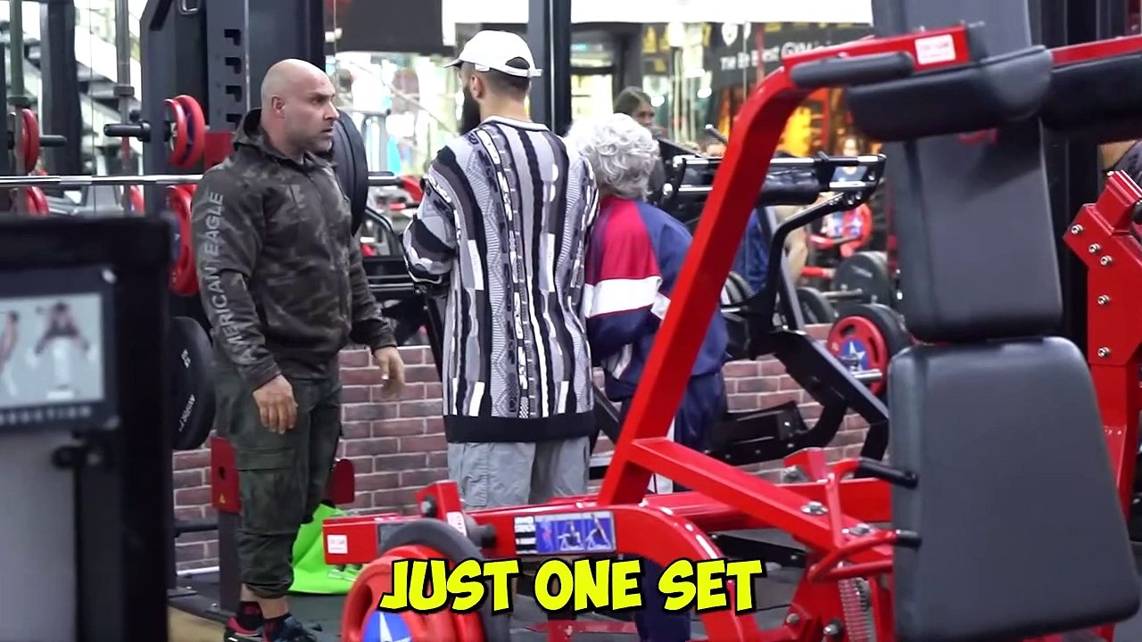 CRAZY GRANDMOTHER shocks PEOPLE in the gym Prank - Aesthetics in Public