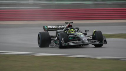 Video F1, la nuova Mercedes W14 già in pista. Hamilton: "Mi sono sentito a mio agio"