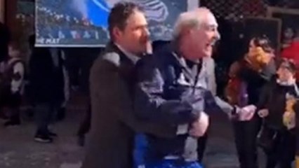 Video, al Carnevale di Ascoli replica la corsa di Mazzone sotto la curva dell'Atalanta