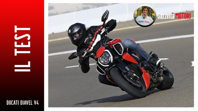 In sella alla Ducati Diavel V4 2023 sulla Jabel Hafeet, tra le strade più belle al mondo