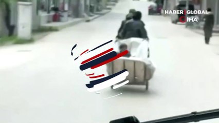Trafikte görenleri hayrete düşüren görüntüler! Yürekleri ağza getirdi