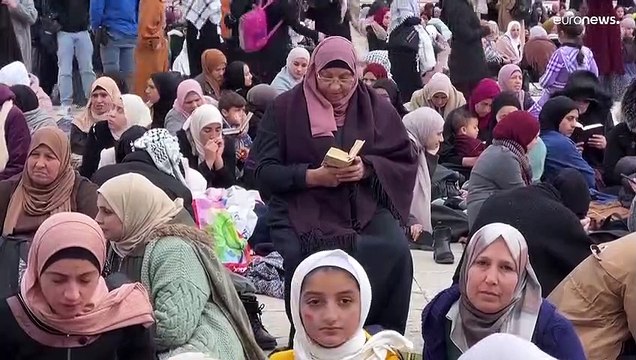 شاهد: ريع مليون مصلّ أدوا صلاة الجمعة الثانية من رمضان بالمسجد الأقصى