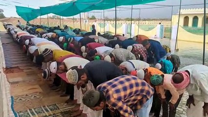 यहां पर हर कोई दुआ डूबा हुआ नजर आया...