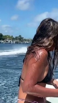 Il fait l'idiot avec son jetski et se fait punir par le Karma